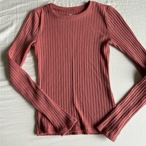 Hollister long sleeve in pink size small used